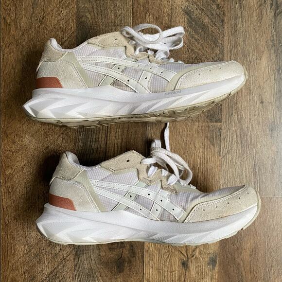 Asics Running Sneakers Shoes White Cream Faux Suede Monochrome Neutral Retro - Picture 4 of 14